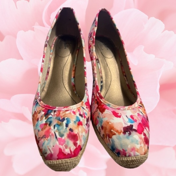 Life Stride Pink White Blue Floral Watercolor Cork Wedge Slip On High Heels 10M - Picture 1 of 14
